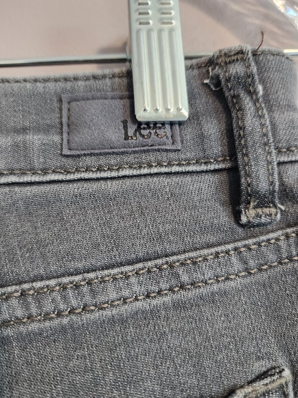2/$25 Lee Regular Fit Straight Leg Gray Mid Rise Jeans Size 6 Short Petite - Picture 9 of 11